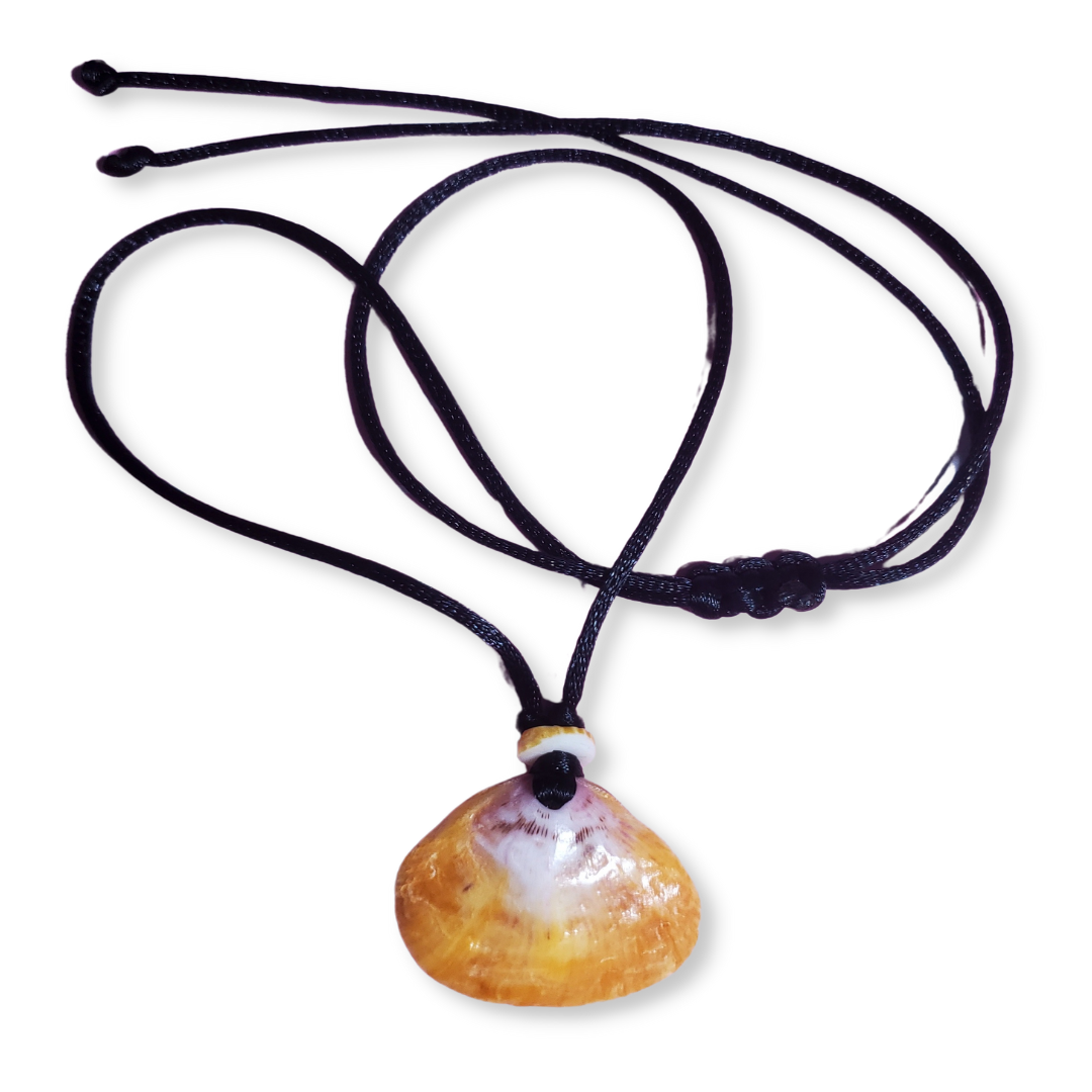 Banidosu Shells - Spondylus Pendant Necklace