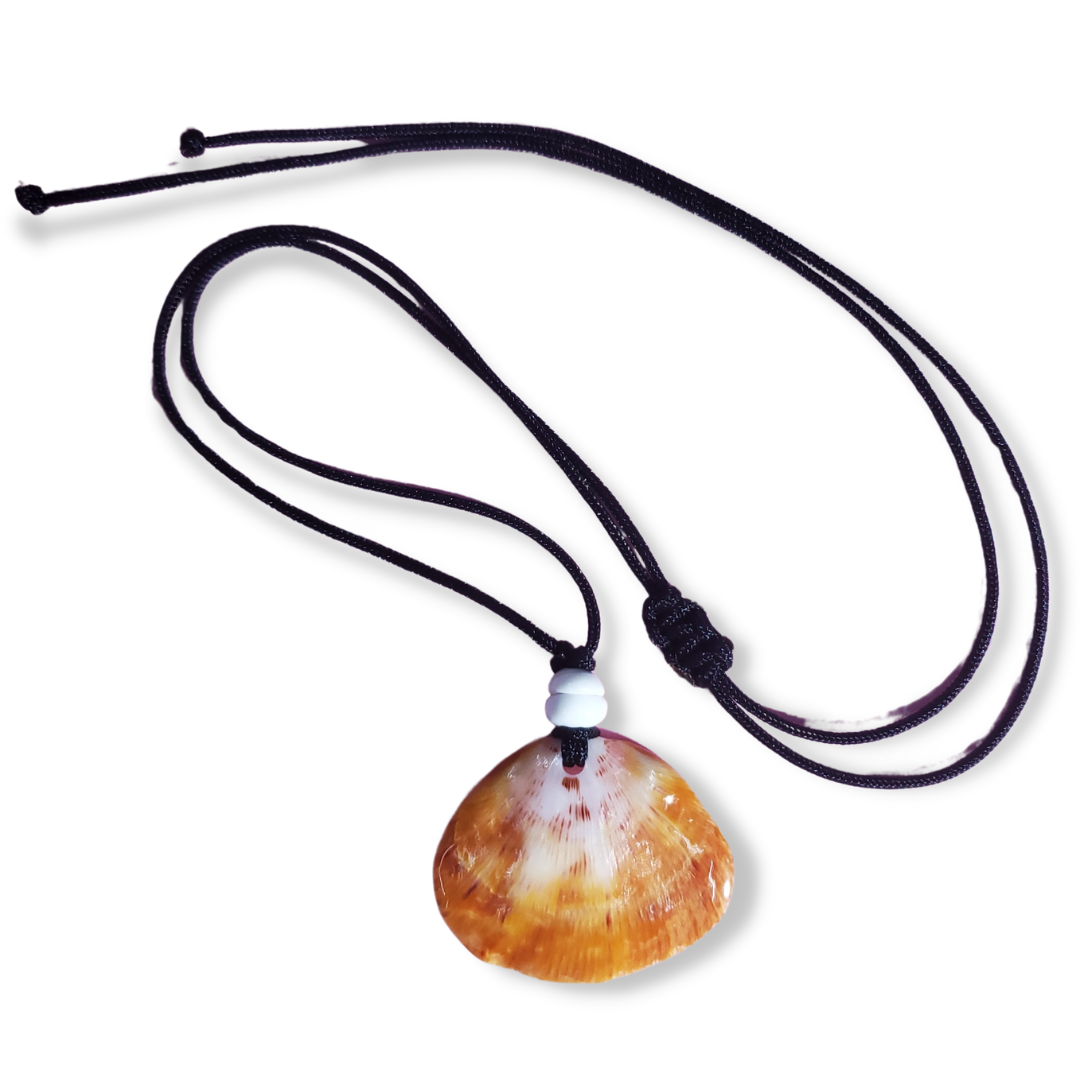 Banidosu Shells - Spondylus Pendant Necklace