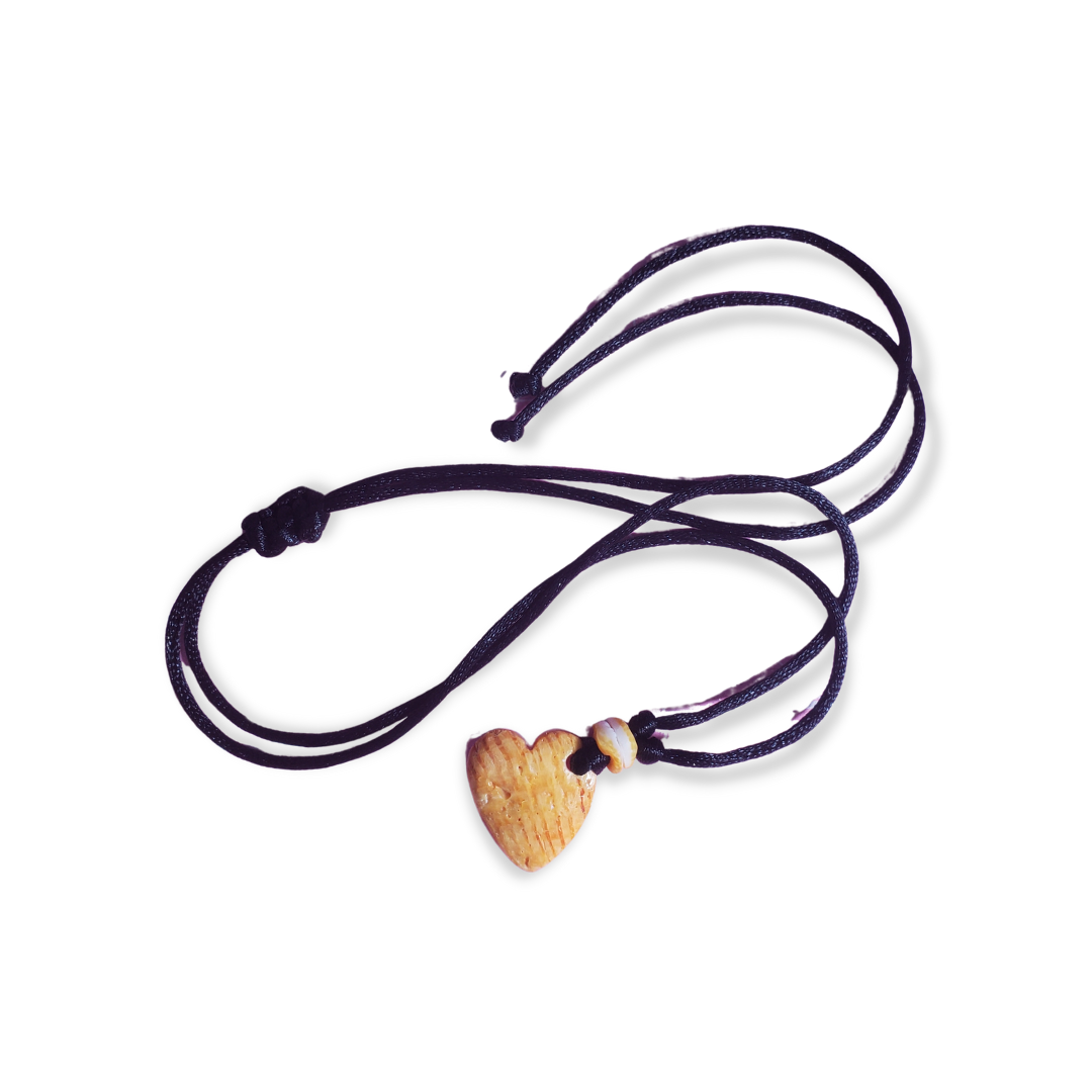 Banidosu Shells - Heart Pendant Necklace