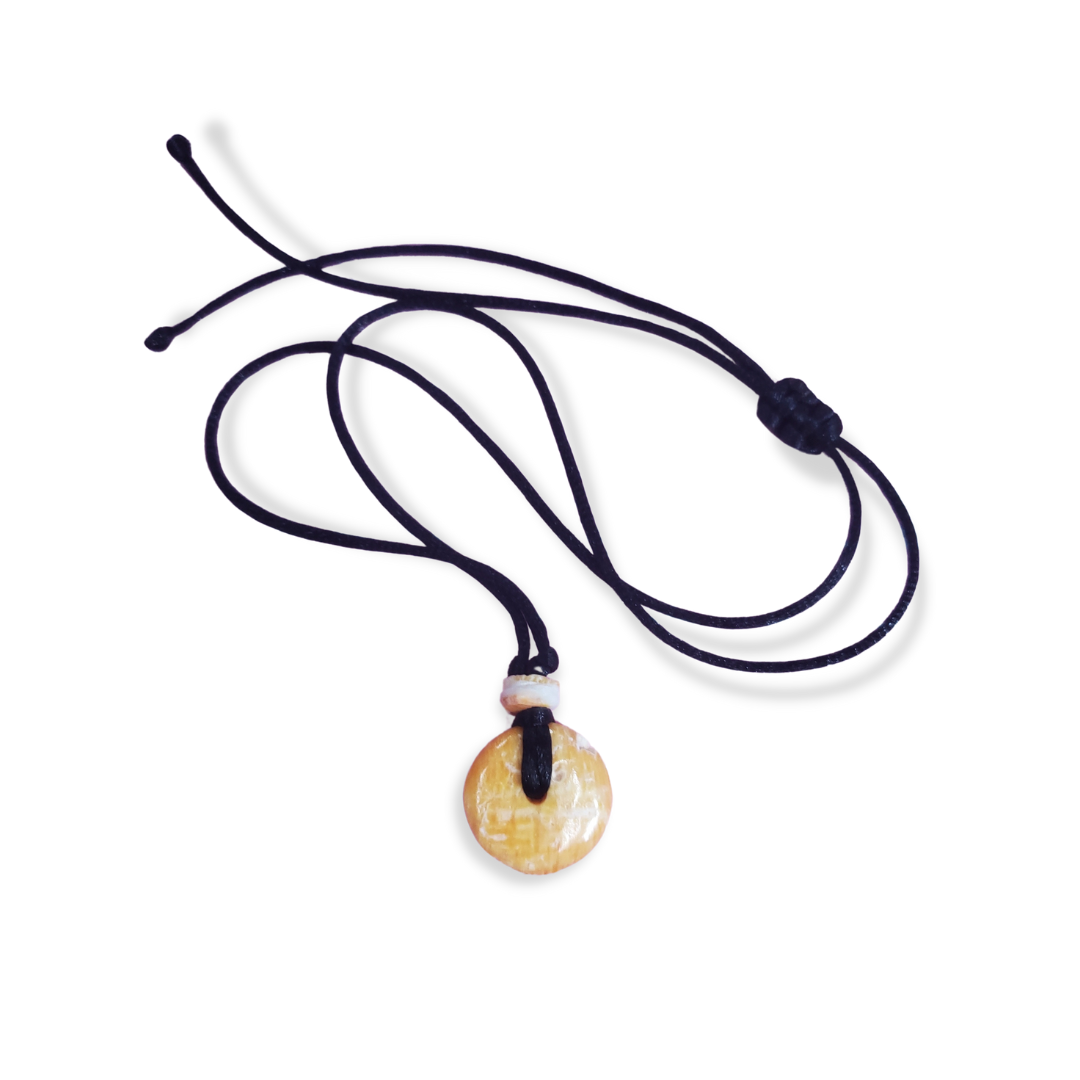 Banidosu Shells - Round Pendant Necklace